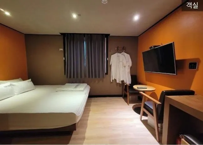 Foxy Hotel Busan 2*,  South Korea